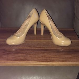 Stiletto Jessica Simpson nude pump